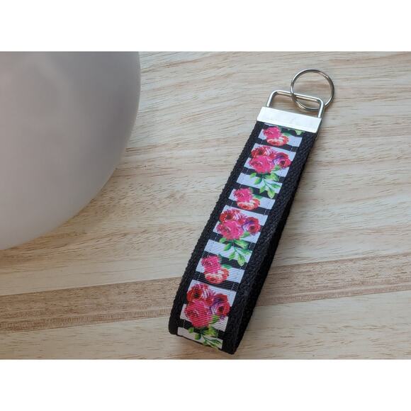 Rose Flower‎ Keychain Wristlet Boho Fabric Key Ring FOB Red Black Farmhouse Gift - Picture 3 of 8